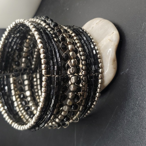 Overflow tiered wrap cuff black seed beaded Gothic bracelet - Picture 1 of 2